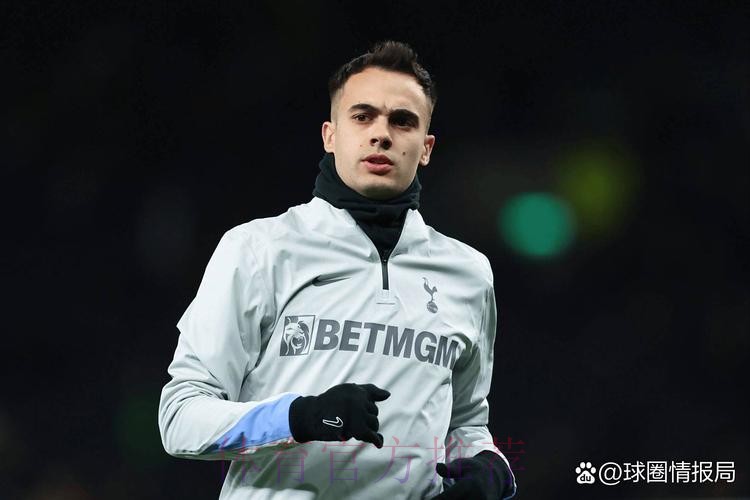 那不勒斯总监:想签下雷吉隆 但皇马要价太高 那不勒斯总监:想签下雷吉隆 但皇马要价太高