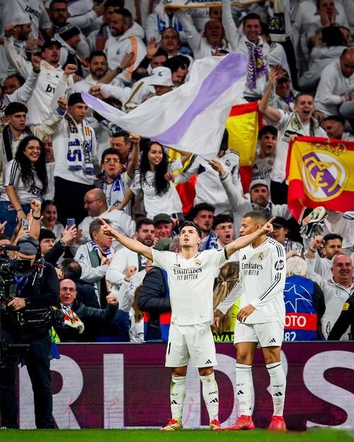 记者:J罗被推荐给了巴黎 马竞也是选择之一 记者:J罗被推荐给了巴黎 马竞也是选择之一